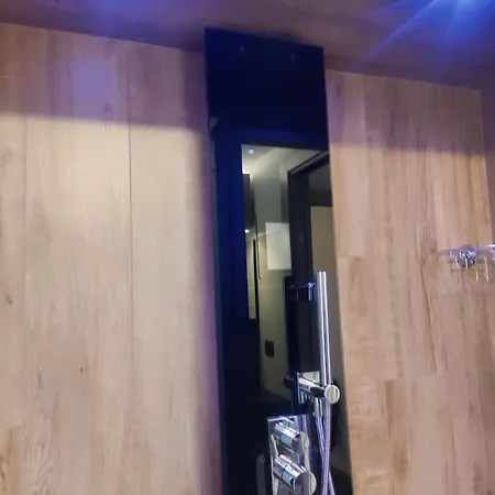 アパート Tana Della Marmotta - Renovated, In Out, Turkish Bath, Garage, Storage *